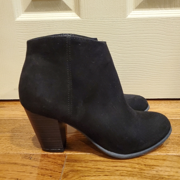 Old Navy booties - Picture 2 of 4